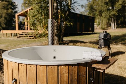 035 Lake House Scandi met hottub | 5 pers
