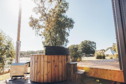 004 Lake View Scandi met Hottub 004 Lake View Scandi met Hottub