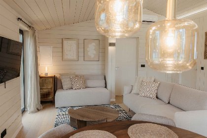 007 Panorama Lake House Scandi met hottub | 5 pers