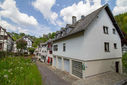 013 Comfortabel 10 persoons groepsaccommodatie met Finse sauna in Monschau