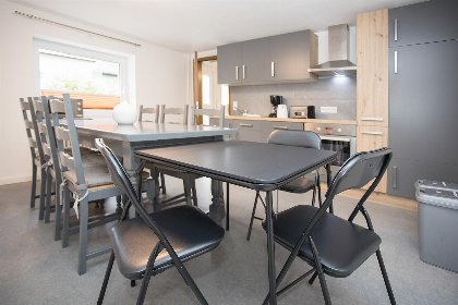 056 Gerenoveerde groepsaccommodatie voor 14 personen op 200 meter van de piste | Neuastenbergerstrasse 4   Neuastenberg
