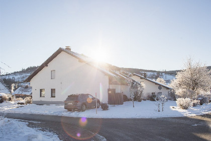 019 Vakantiehuisje Winterberg: Comfortabel Verblijf voor 5 Personen | Appartement   Am Roten Kreuz 11 | Zuschen