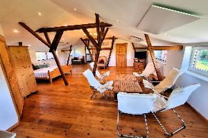 Pugholz Suite