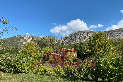 020 La petite maison de la ferme rose