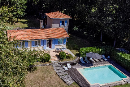 001 La Maison sur la Colline