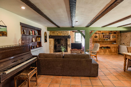 027 Gite Cottage