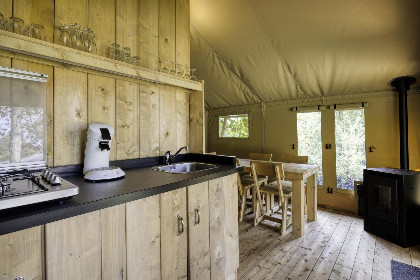 002 Comet 27 Lodges
