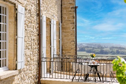 002 Chateau la Perle