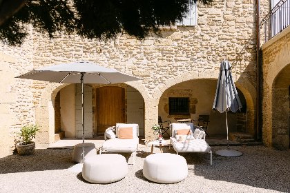 042 Chateau la Perle