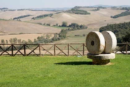 005 Tenuta Crete Senesi