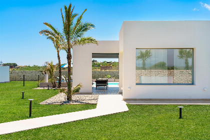 007 Villa Mia