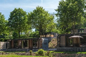 Our Wellness Lodge met hottub 