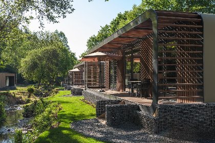 001 Our Wellness Lodge met hottub 