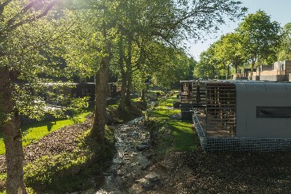 004 Our Wellness Lodge met hottub 