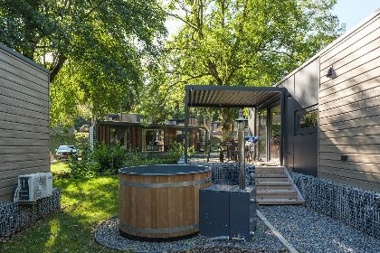 001 Sauwer Lodge met hottub | 4 Personen