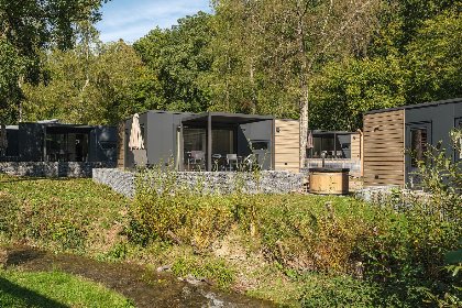 004 Sauwer Lodge met hottub | 4 Personen