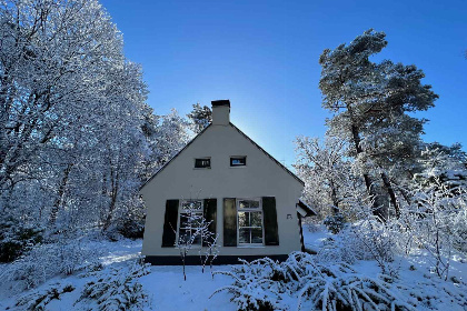 005 6 persoons vakantiehuis in Diever op een kleinschalig vakantiepark gelegen in het bos