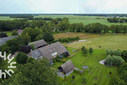 030 Zeer luxe, ruim en authentiek 6 persoons vakantiehuis met grote tuin in Dwingeloo