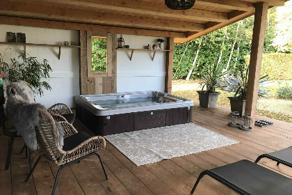 009 Luxe 2 persoons vakantiehuis met bubbelbad en prachtige veranda in Erica, Drenthe