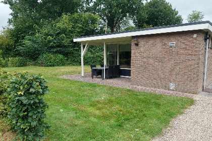 001 Gelijkvloerse 4 persoons bungalow op een vakantiepark in Gasselte