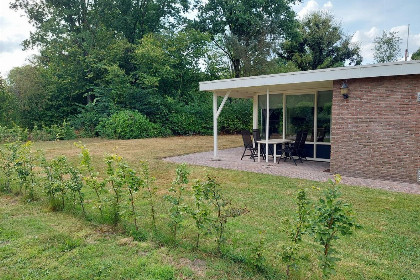 006 Gelijkvloerse 4 persoons bungalow op een vakantiepark in Gasselte