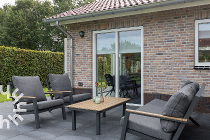 017 Modern 4 persoons vakantiehuis met riante tuin en terras aan de zwemvijver in Havelte