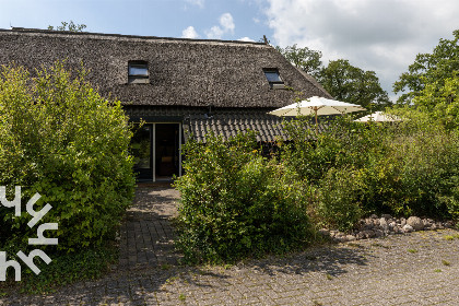 015 Prachtige 21  persoons rietgedekte groepsaccommodatie in Havelte