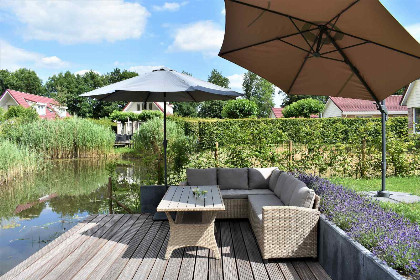 027 Prachtige 6 persoons vakantievilla met grote tuin aan de zwemvijver in Havelte, Drenthe