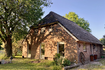 008 Authentiek 8 persoonsvakantiehuis, ruim en bosrijk gelegen in Klijndijk, Drenthe