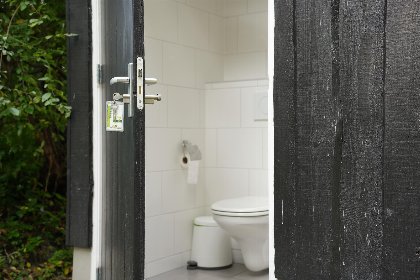 002 Comfortplaats met prive hottub en prive sanitair naast de plaats