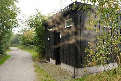 003 Comfortplaats met prive hottub en prive sanitair naast de plaats