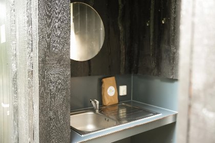 004 Comfortplaats met prive hottub en prive sanitair naast de plaats
