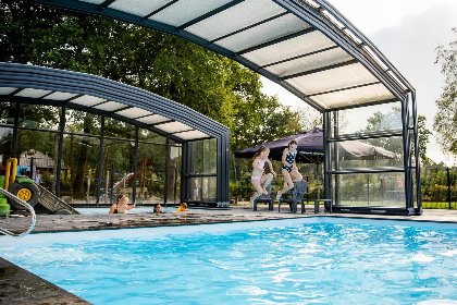 007 Comfortplaats met prive hottub en prive sanitair naast de plaats