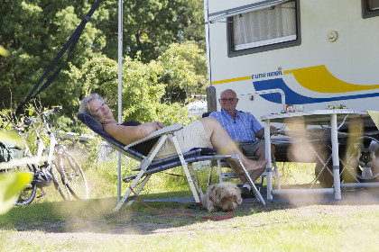 003 Comfortplaats met prive sanitair en buitenkeuken
