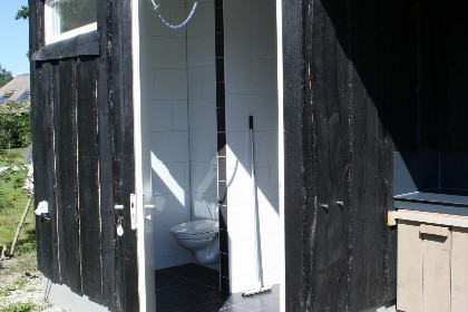 004 Comfortplaats met prive sanitair en buitenkeuken