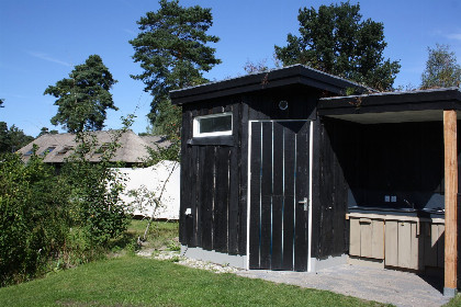 005 Comfortplaats met prive sanitair en buitenkeuken