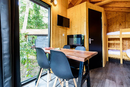 004 Tiny House met hottub