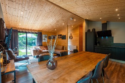 007 Esborg Lodge Met Hottub | 6 personen