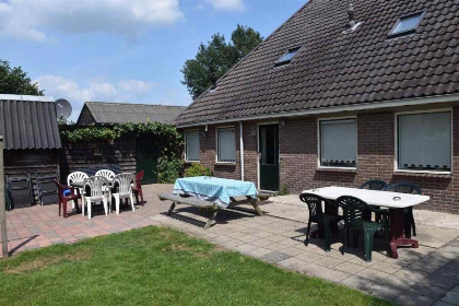 012 Gezellige vakantieboerderij voor 15 personen in Drenthe