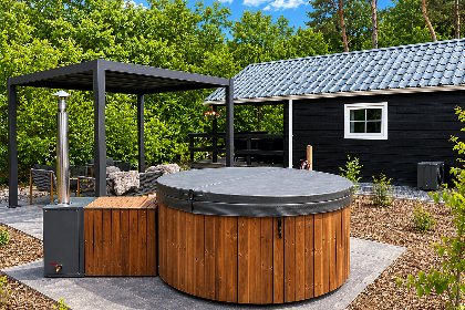 001 Veenborg Lodge met Hottub | 4 personen