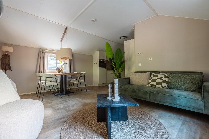 007 Veenborg Lodge met Hottub | 4 personen