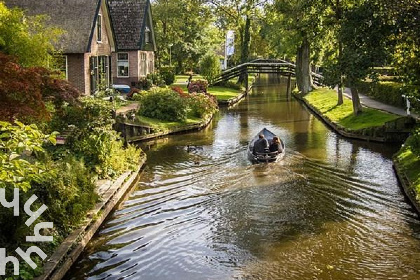 010 Gezellige 25 persoons groepsaccommodatie naast een wijngaard in Drenthe