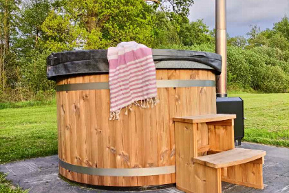 009 Knusse 4 persoons Lodge met hottub op een unieke locatie nabij Ruinerwold | Drenthe