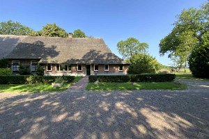 Royale 8 pers. vakantieboerderij met een houtkachel, groot erf en veel privacy, in Drenthe