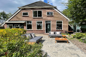 Ruime 2 persoons vakantiewoning met prive terras in Schoonloo naast het bos