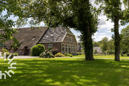 033 Zeer ruim 2 persoons vakantiehuis in het voorhuis van een boerderij in Drenthe