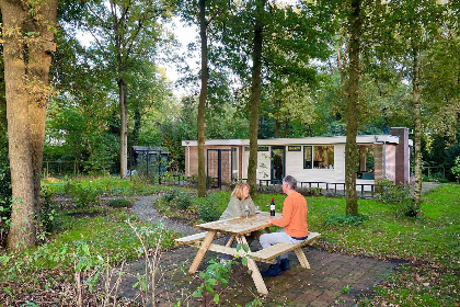 013 Vrijstaand 4 persoons vakantiebungalow midden in het bos in Drenthe