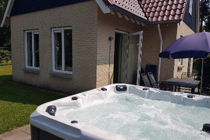 009 Ferienhaus am Wasser fur 6 Personen mit Sauna und Whirlpool in Westerbork