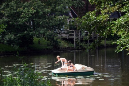 034 Heerlijk 8 persoons vakantiehuis met sauna en zonnehemel in Westerbork