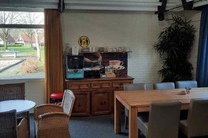 037 Heerlijk 8 persoons vakantiehuis met sauna en zonnehemel in Westerbork